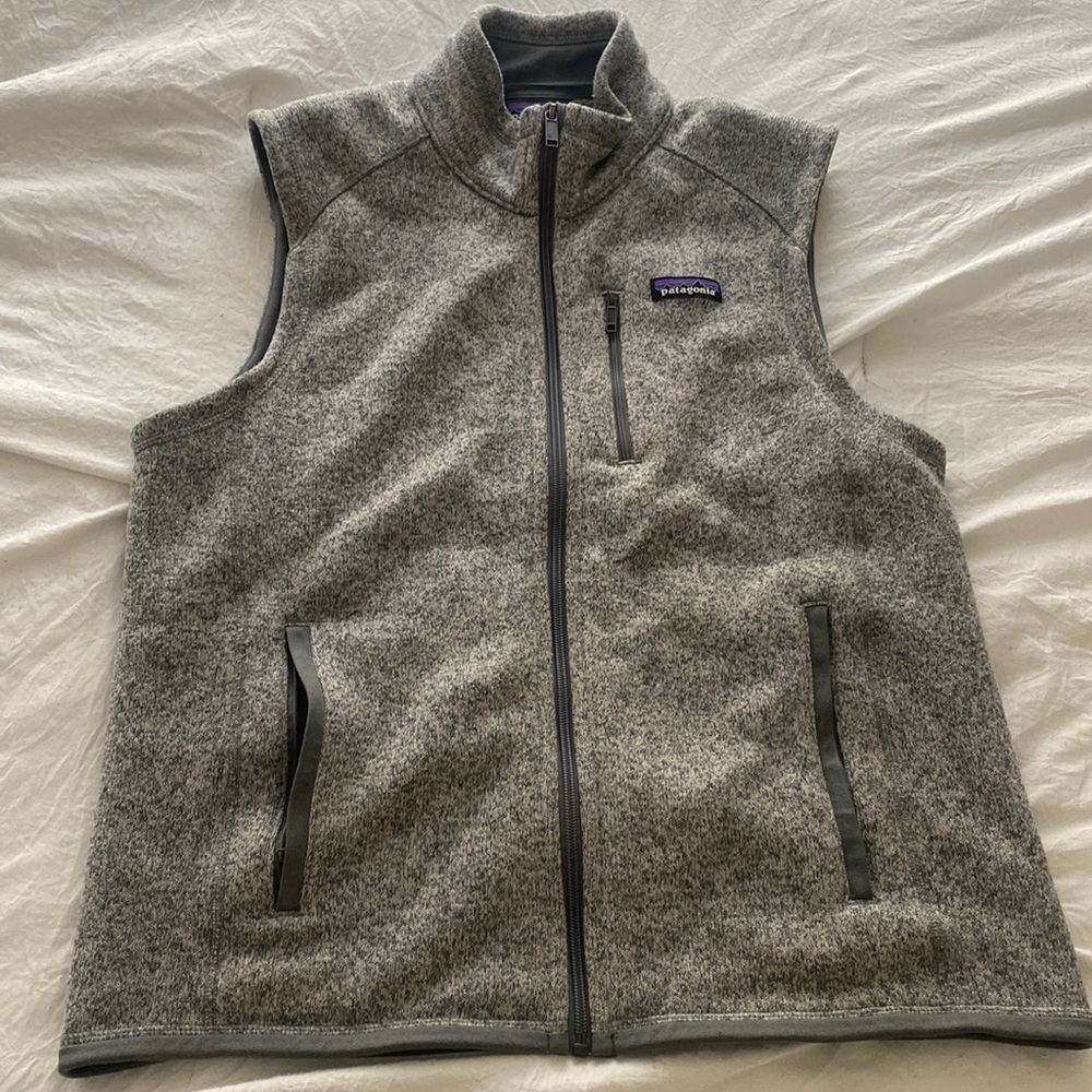 Gray PATAGONIA Men’s Medium Vest!